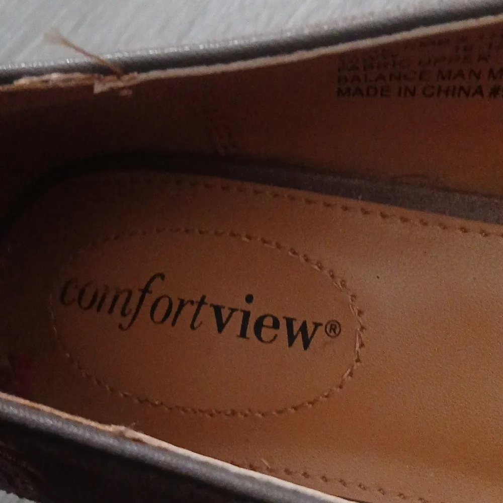 Comfortview Pixie tan ankle strap heels with embroidery on side Sz 10WW NWOT